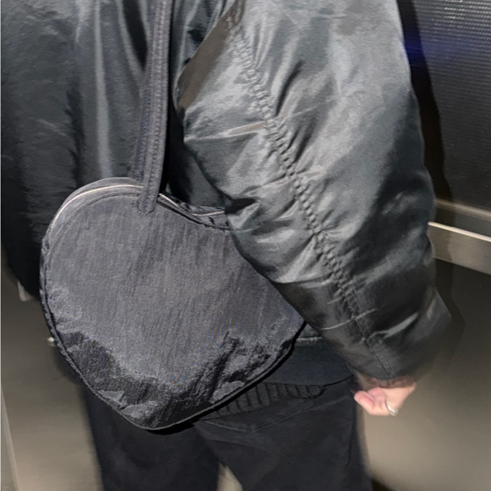Baggu Nylon Heart Bag in Black NWT - Picture 3 of 3